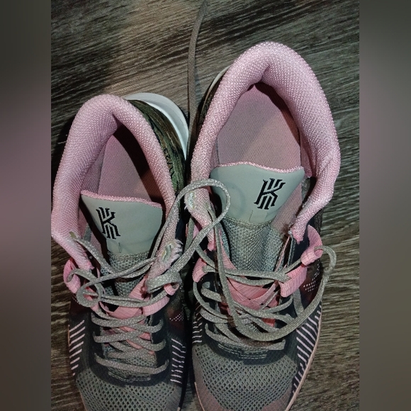 Men\'s Nike Kyrie Fly Trap 5 Moon Fossil Pink  Shoes Size 11.5 CZ4100-005
